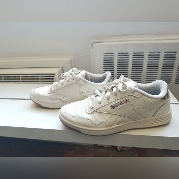 Classic off-white Reebok SIZE 9.5 - Picture 4 of 5